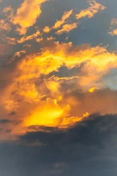 Dramatic Sky with Golden Clouds Stock-Fotos