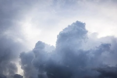 Dramatic sky with heavy cumulus clouds Fotos Stock