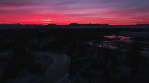 Dramatic sky over the frozen landscape during sunset 動画素材 91983715