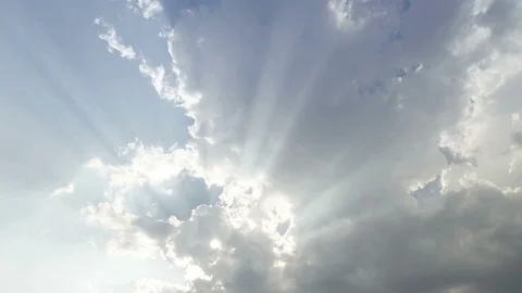 Dramatic sky with sunray 動画素材 86465867