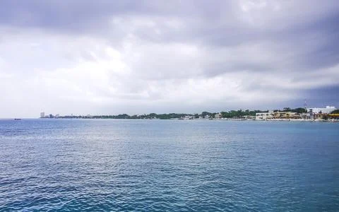 Dramatic Storm Clouds Above Turquoise Caribbean Harbor Paradise Cozumel Mexic Stock-Fotos