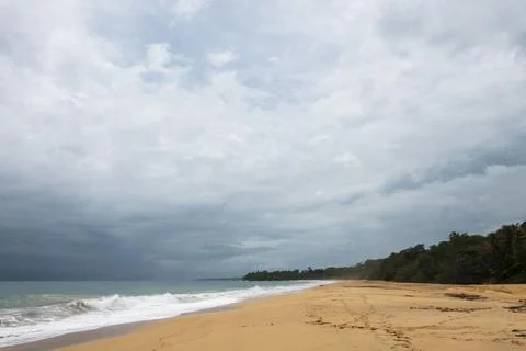 Dramatic Storm Clouds Over Bluff Beach in Bocas del Toro, Panama Fotos de archivo