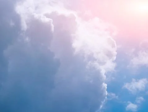 Dramatic summer clouds with sun rays Foto stock