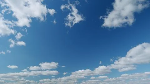 Dramatic summer cloudscape. Blue sky white clouds. Changing cloudscape Foto stock