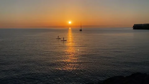 Dramatic sunrise over the sea Video stock 141265112
