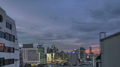 Dramatic Sunset Above City 库存影片 98496669