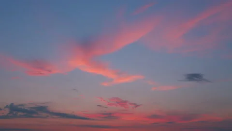 Dramatic sunset. Bright sun light ray and sunbeams. Evening time. Timelapse. Stock Footage 209291187