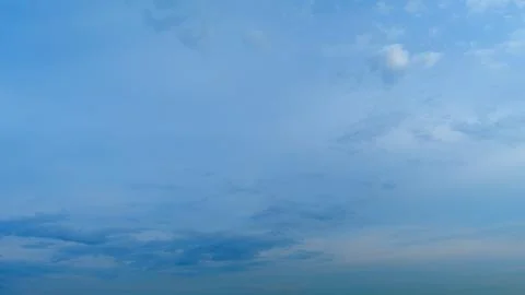 Dramatic sunset. Bright sun light ray and sunbeams. Evening time. Timelapse. Stockfoto's