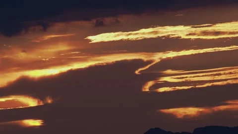 Dramatic Sunset Cloud Formations Above Tropical Sea Horizon 스톡 동영상 336037798