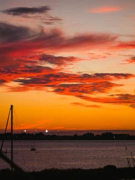 Dramatic Sunset Clouds Over Lagoon In Sete France On September 30 2025 Stockfoto's