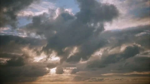 Dramatic Sunset Clouds Over Ocean Horizon 스톡 동영상 327268977