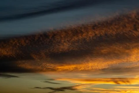 Dramatic Sunset Clouds at Twilight Stockfoto's