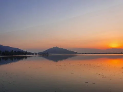 Dramatic sunset at dal lake Stock-Fotos