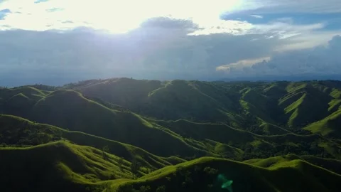 Dramatic Sunset Light Over Philippine Mountain Ranges Vídeos de archivo 341357655