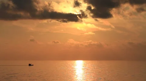 Dramatic Sunset in The Middle of The Ocean Stock Footage 40080812