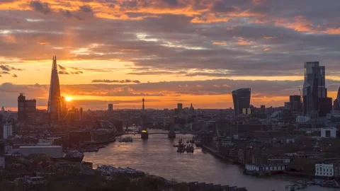 Dramatic sunset to night time lapse view to the skyline of London Stock Footage 155584819