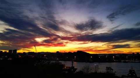 Dramatic sunset over the Golden horn Bay. Vladivostok, Russia 库存影片 116251467