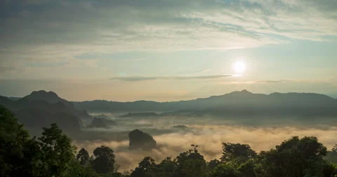 Dramatic sunset over mountain landscape. Beautiful landscape foggy hills twiligh Stock-Footage 249569459