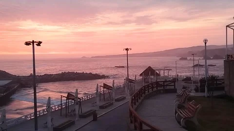 Dramatic sunset over the ocean  Stock-Footage 332806621