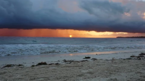 Dramatic sunset over ocean waves. Storm. Stock-Footage 85633007