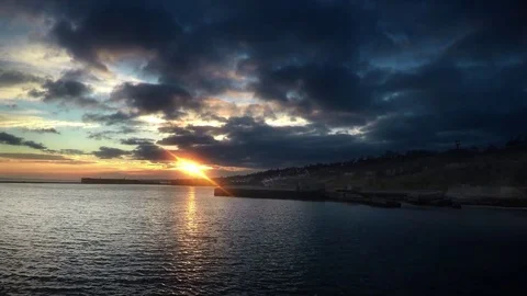 Dramatic sunset over the sea 動画素材 72621507