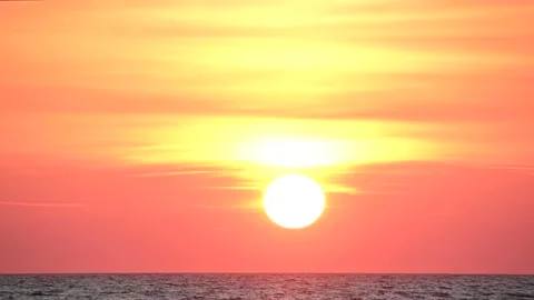 A dramatic sunset passing behind Adriatic Sea horizon Stock Footage 139223581