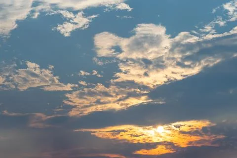 Dramatic Sunset Sky With Clouds And Sunlight Фото