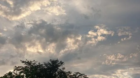 Dramatic Sunset Sky with Clouds over Horizon Landscape Fotos Stock