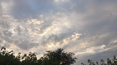 Dramatic Sunset Sky with Clouds over Horizon Landscape Fotos Stock