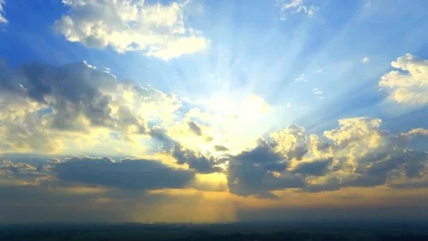 Dramatic Sunset Sky with Colorful Clouds and Sunbeams Stock-Footage 310921789