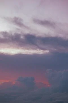 Dramatic Sunset Sky with Purple Clouds Stock-Fotos