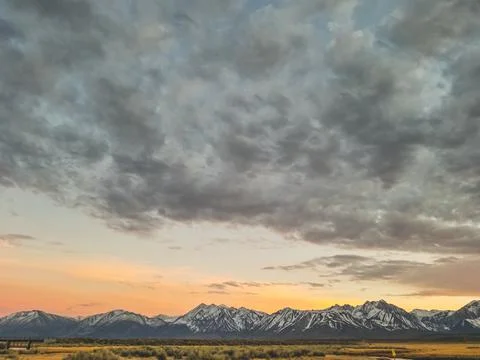 Dramatic Sunset sky in the Sierra Nevada Mountains 写真素材