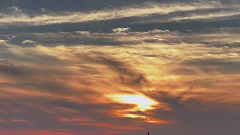 Dramatic Sunset, Sunbeams, Clouds, Sky, Timelapse Video. Video stock 321571613