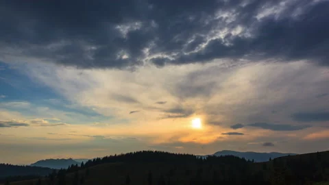 Dramatic sunset time lapse in Bucegi Mountains Stock Footage 153926364