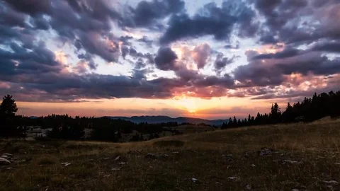 Dramatic sunset in timelapse 動画素材 69269801