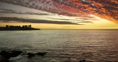Dramatic sunset in Valparaíso Chile Vídeo Stock 151470119