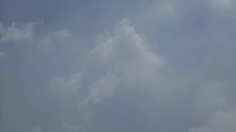 Dramatic Time-Lapse Of Fluffy Clouds 스톡 동영상 243956058
