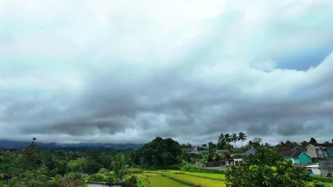 Dramatic timelapse dark storm clouds Video stock 346625837