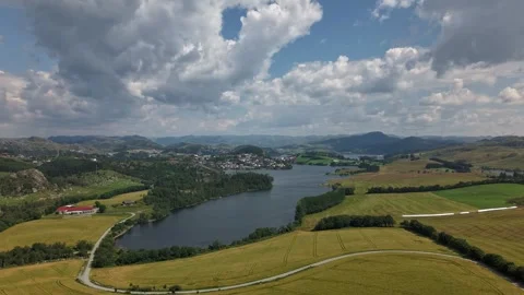 Dramatic Timelapse of Fast-Moving Clouds Over Mountains – Aerial Drone 4K 動画素材 319196974