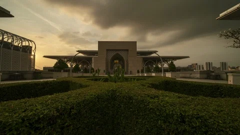 Dramatic timelapse at Iron mosque, Putrajaya Video stock 107347935
