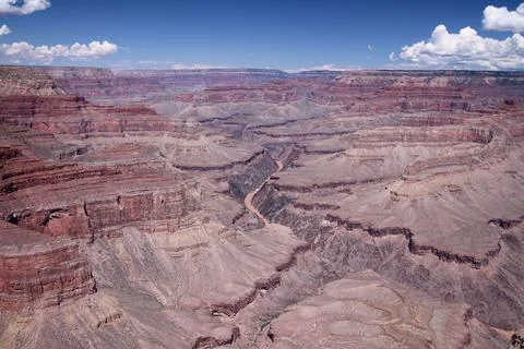 A dramatic view of a fork generated by the red rocks of the Grand Canyon Nati Foto stock