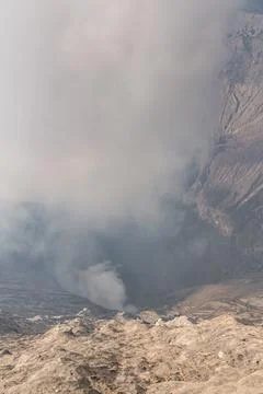 Dramatic view inside the crater and caldera of Mount Bromo Gunung Bromo an .. 스톡 사진