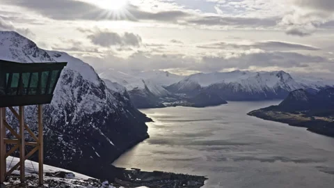 Dramatic view from a Norwegian mountain Vídeo Stock 267685748