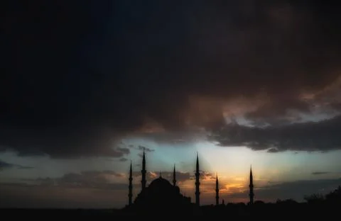 Dramatic view on Sultan Ahmet Mosque before the thunderstorm Foto stock