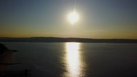 Dramatic View of the Sun - Film Grain Effect 스톡 동영상 85987663