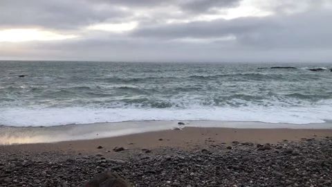 Dramatic waves of Atlantic Ocean on the sunset in England Video stock 167651950