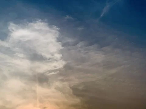Dramatic White Clouds on Deep Blue Sky Jakarta Stock Image Foto stock