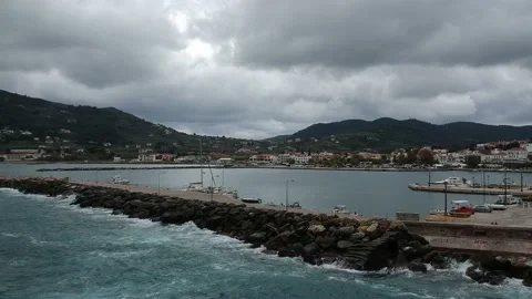 Dramatic winter scenery over Chora town in Skopelos island, Greece Vídeo Stock 162358817