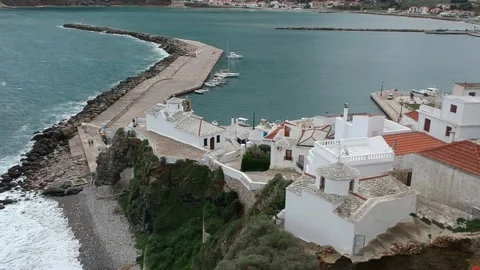 Dramatic winter scenery over Chora town in Skopelos island, Greece Vídeo Stock 162360599