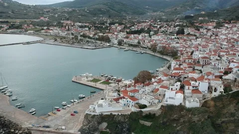 Dramatic winter scenery over Chora town in Skopelos island, Greece Vídeo Stock 162372240